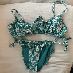 Daisy two piece